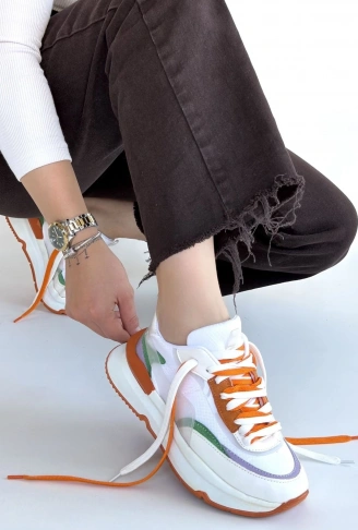 Aleh Beyaz Cilt Turuncu Detaylı Çift Bağcıklı Spor Ayakkabı