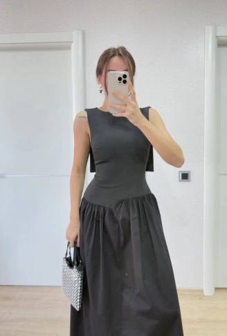 Arkası Kanatlı Uzun Elbise- Siyah