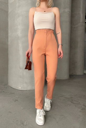 Beli lastikli karamel pantolon