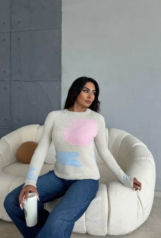 Bıyıklı triko kazak beyaz