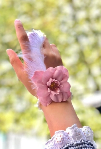 Bride to be Nedime Gelin Bilekliği Tüy ve İnci Boncuk Detaylı Pembe Renkli Bekarlığa Veda Partisi Bilekliği 10 Adet (4940)