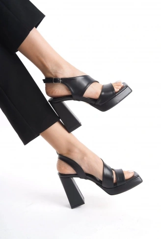 Cica Siyah Cilt Topuklu Ayakkabı