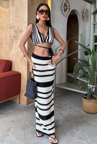 Çizgili Bikini Üst Ve Etek Triko Takım 10110