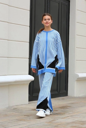 Çizgili bisiklet yaka triko takım Mavi