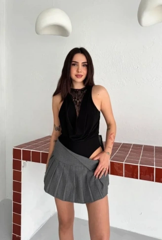 Dantel Detaylı Derin Dekolte Body Şık Kolsuz Yazlık Bodysuit - Siyah