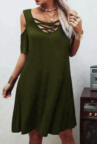 Dekolteli Bağcık Detay Viskon Kumaş Elbise