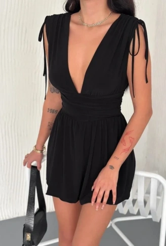Derin V Yaka Etek Görünümlü Şortlu Elbise Drapeli Mini Yazlık - Siyah