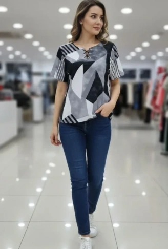 Desenli Püsküllü Viskon Bluz Bebe Yaka Kısa Kollu Big Size Rahat Kesim - Desenli