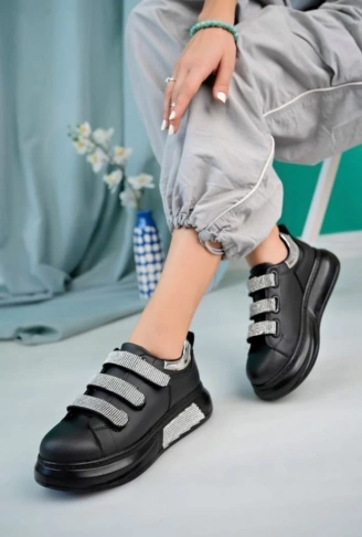 Elika Siyah Cilt Cırt Cırtlı Spor Ayakkabı