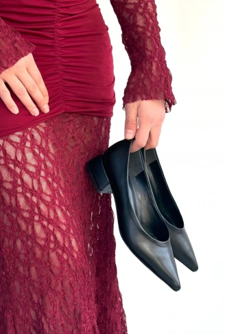 Ferla Siyah Cilt Topuklu Ayakkabı