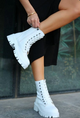 Flona Beyaz Cilt Bağcıklı Bot