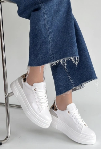 Jetan Beyaz Rugan Bağcıklı Spor Ayakkabı