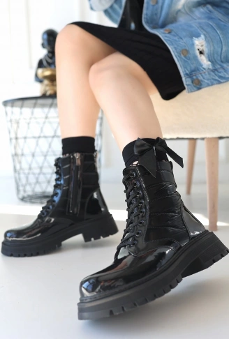 Josse Siyah Rugan Bağcıklı Bot