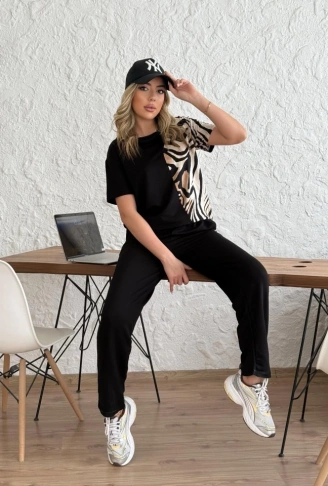Kadın Bisiklet Yaka Kısa Kol Leopar Desen Bluz Ve Pantolon Ikili Takım