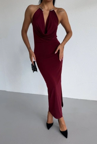 Kadın Boyun Aksesuarlı Halter Yaka Maxi Boy Sandy Kumaş Elbise