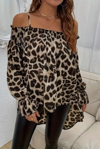 Kadın Ip Askılı Omuzlardan Açık Leopar Desenli Asimetrik Kesim Süprem Bluz