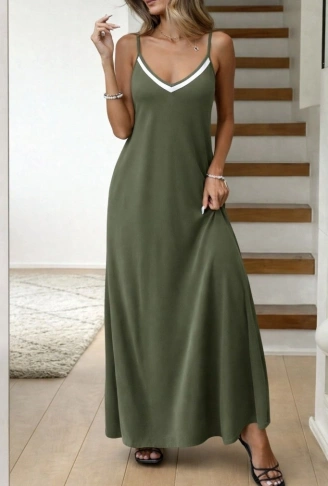 Kadın Ip Askılı V şerit Yakalı Uzun Viskon Elbise