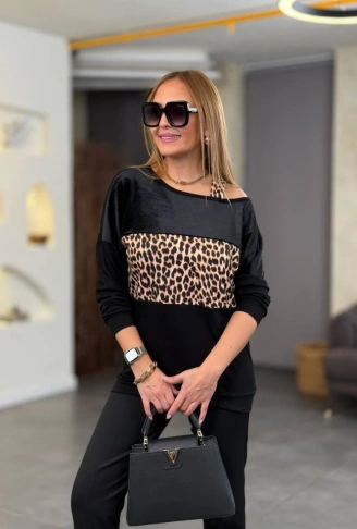 Kadın Kadife Kumaş Leopar Desenli Omuz Detay Uzun Kollu Bluz