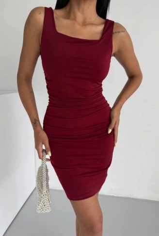 Kadın Kare Yaka Omuz Askılı Sırt Dekoltesi Detay Büzgülü Sandy Kumaş Mini Elbise