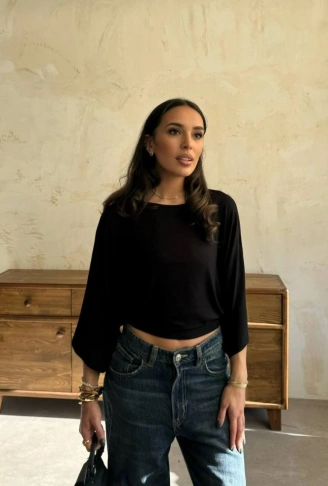 Kadın Kayık Yaka Yarasa Kol Dökümlü Kısa Bluz