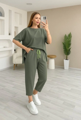 Kadın Kısa Kollu Bisiklet Yaka Viskon Iki Iplik Bluz Ve Pantolon Ikili Takım