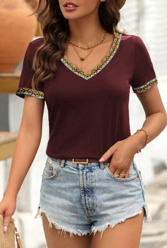 Kadın Kısa Kollu V şerit Etnik Desen Yakalı Viskon Bluz