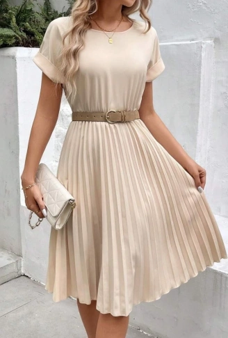 Kadın Kısa Kollu Yakası Açık Belden Lastikli Pileli Kısa Ithal Krep Elbise