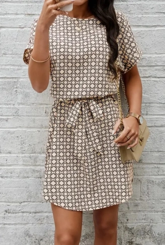 Kadın Kısa Kollu Yuvarlak Yaka Beli Kuşaklı Geometrik Desenli Süprem Elbise