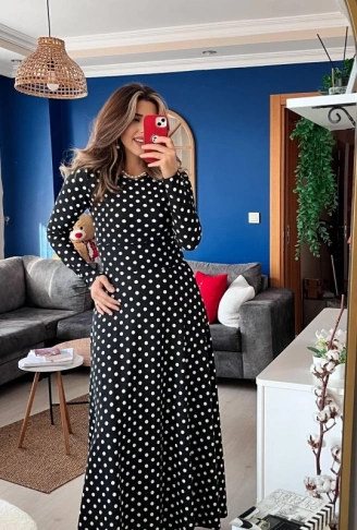 Kadın Krep Kumaş Uzun Kollu Tam Boy Puantiyeli Elbise 132 Cm