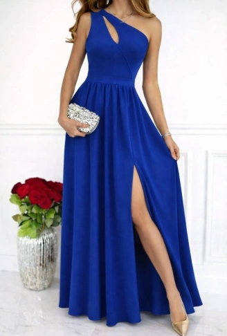 Kadın Omuzlardan Açık Asimetrik Yaka Detaylı Yırtmaçlı Maksi Boy Janjan Krep Elbise