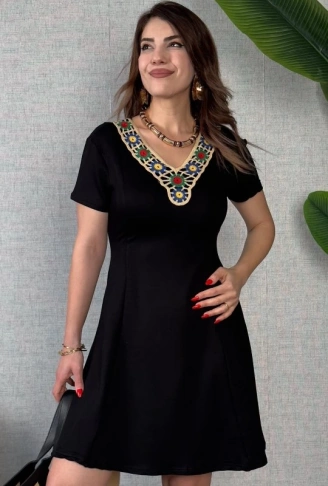 Kadın Penye Kumaş Çiçek Desenli Nakışlı Elbise