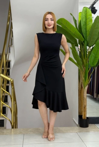 Kadın Sıfır Kollu Belden Büzgülü Eteği Volanlı Asimetrik Kesim Midi Janjan Krep Elbise