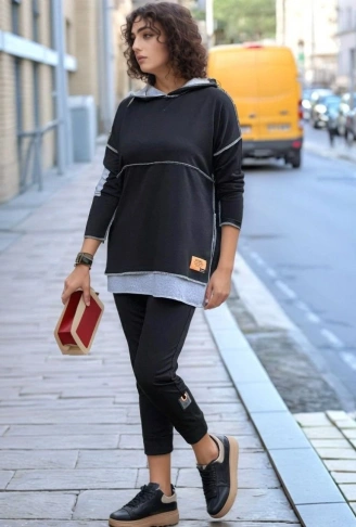 Kadın Siyah Kapşonlu Etek Ucu Detay Arma Ters Dikiş Gorunumlu Ikili Takım