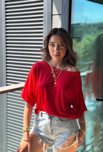 Kadın Tek Omuzu Açık Kısa Kollu Salaş Viskon Bluz