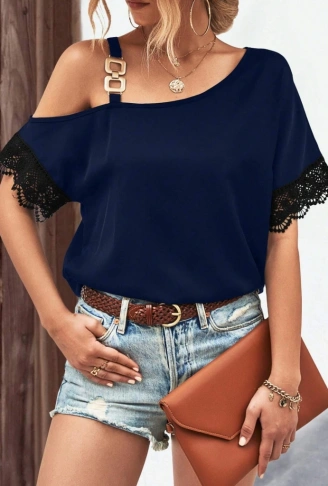 Kadın Tek Omuzu Askılı Kısa Kollu Toka Detaylı Dantelli Viskon Bluz