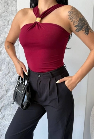 Kadın Toka Detay Halter Yaka Sandy Bluz