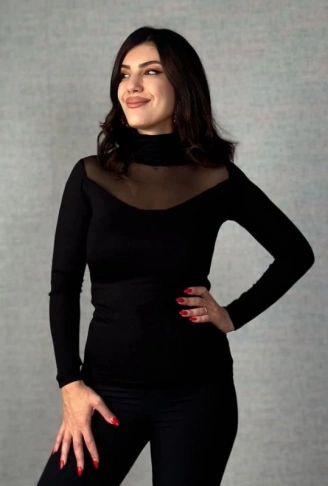 Kadın Uzun Kollu Balıkçı Yaka önü Tül Detay Kaşkorse Kumaş Bluz