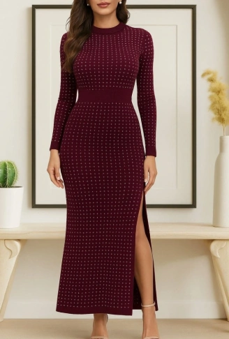 Kadın Uzun Kollu Bisiklet Yaka Taşlı Midi Kadife Elbise