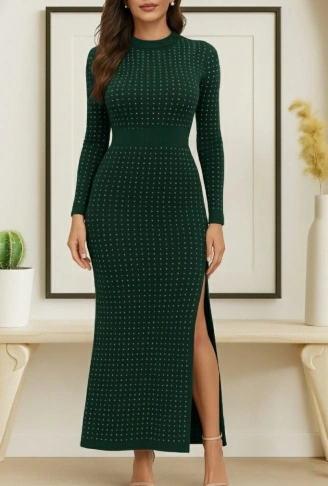 Kadın Uzun Kollu Bisiklet Yaka Taşlı Midi Kadife Elbise