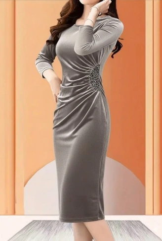 Kadın Uzun Kollu Bot Yaka Yanı Taş Detaylı Midi Kadife Elbise