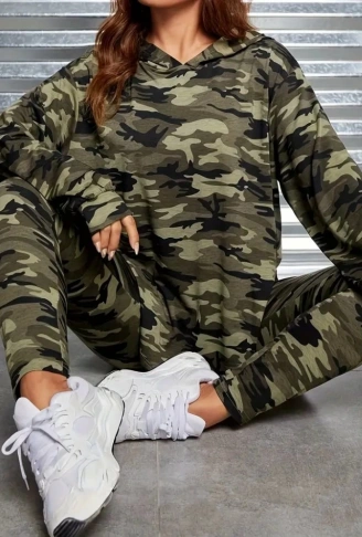 Kadın Uzun Kollu Kapşonlu Kamuflaj Desenli Bluz Ve Pantolon Tayt Ikili Takım