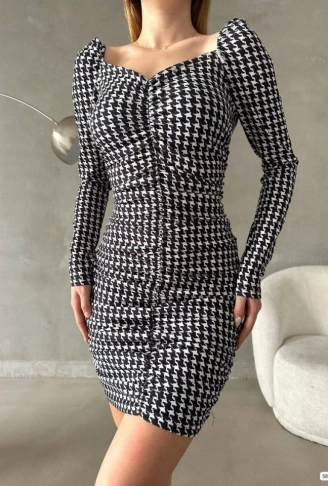 Kadın Uzun Kollu Kare Yaka Kazayağı Desen önü Büzgülü Mini Elbise