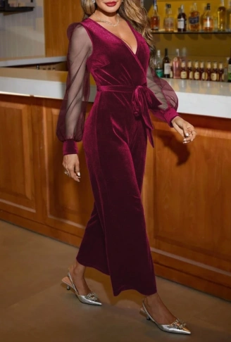 Kadın Uzun Kollu Kruvaze Yakalı Belden Kuşaklı Tül Detaylı Kadife Tulum