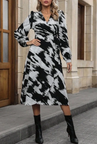 Kadın Uzun Kollu Kruvaze Yakalı Yandan Bağlamalı Desenli Mini Modal Elbise