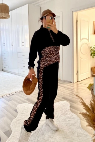 Kadın Uzun Kollu Leopar Detay Sweat Ve Yanı Leopar şerit Detay Pantolon Ikili Takım