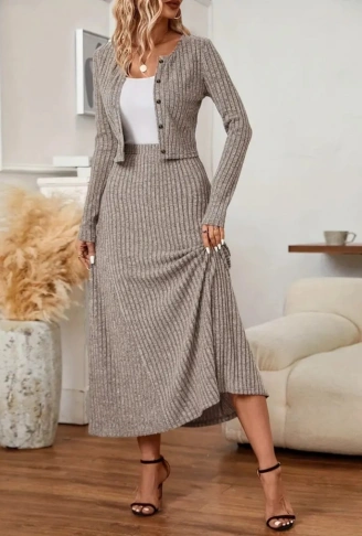 Kadın Uzun Kollu önden Düğmeli Bluz Ve Yüksek Bel A Kesim Uzun Etek şardonlu Kaşkorse Ikili Takım