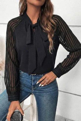 Kadın Uzun Kollu Reglan Kol Detaylı Tüllü Yakadan Bağlamalı Sandy Bluz