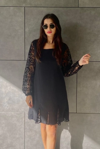 Kadın Uzun Kollu Yuvarlak Yaka Kol Ve Etek Ucu Dantelli Kısa Ithal Krep Elbise