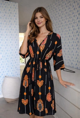 Kadın V Yaka Beli Bağçık Detay Etnik Desen Baskılı Midi Boy Elbise