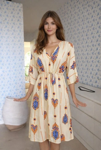 Kadın V Yaka Beli Bağçık Detay Etnik Desen Baskılı Midi Boy Elbise